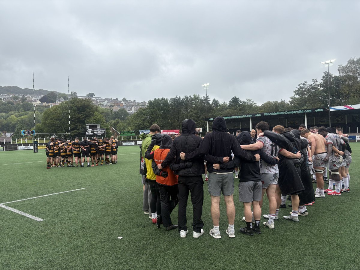 𝐌𝐀𝐓𝐂𝐇 𝐑𝐄𝐏𝐎𝐑𝐓: 𝐏𝐨𝐧𝐭𝐲𝐩𝐫𝐢𝐝𝐝 🆚 𝐒𝐭 𝐀𝐥𝐛𝐚𝐧𝐬

The write-up from this afternoon’s match against The Buns at Sardis Road is now online 💻

✍️ Guto Davies

📝🔗👉 ponty.net/pontypridd-53-…

#WeArePonty ⚫️⚪️