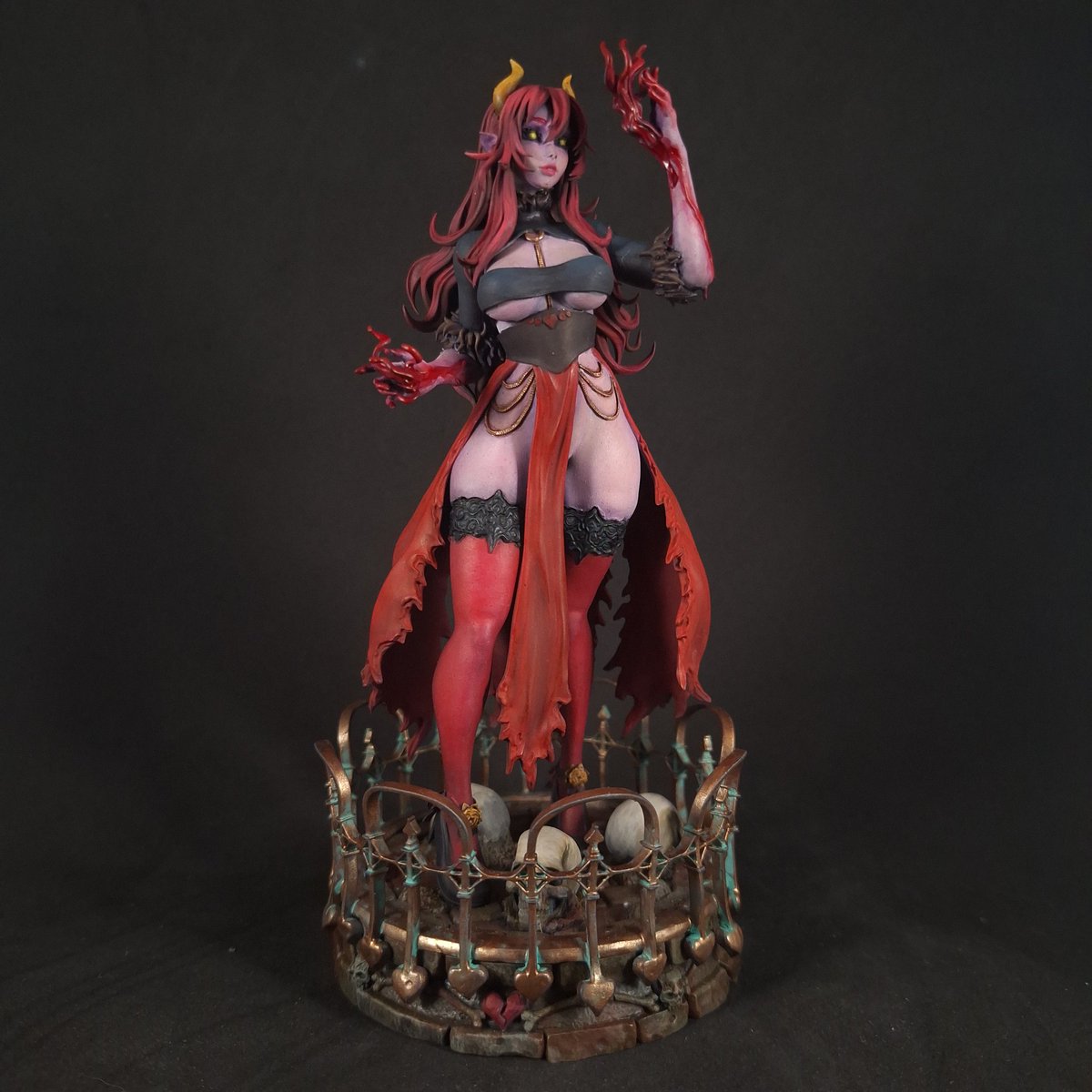 burntmaneminis's tweet image. Never ended up sharing Mina from @RAW_RoninArts 
She&apos;s the last thing i painted in two months and she was printed at 120 scale, Which is the biggest I&apos;ve ever painted.

#miniaturepainting 
#scalemode
#pinup