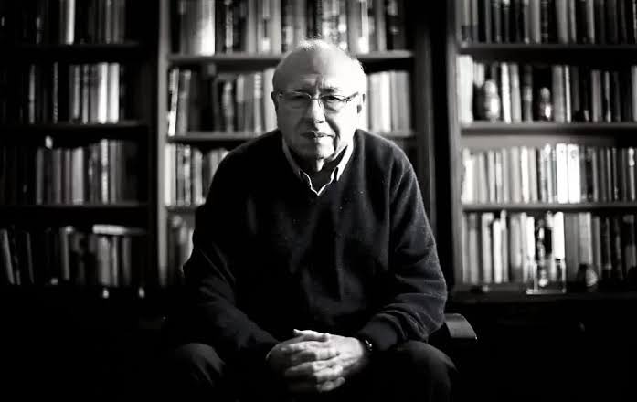 “A gente não faz aniversários. Os aniversários é que vão fazendo a gente. E depois, pouco a pouco, nos desfazendo”.

Luis Fernando Verissimo 🙏🏻