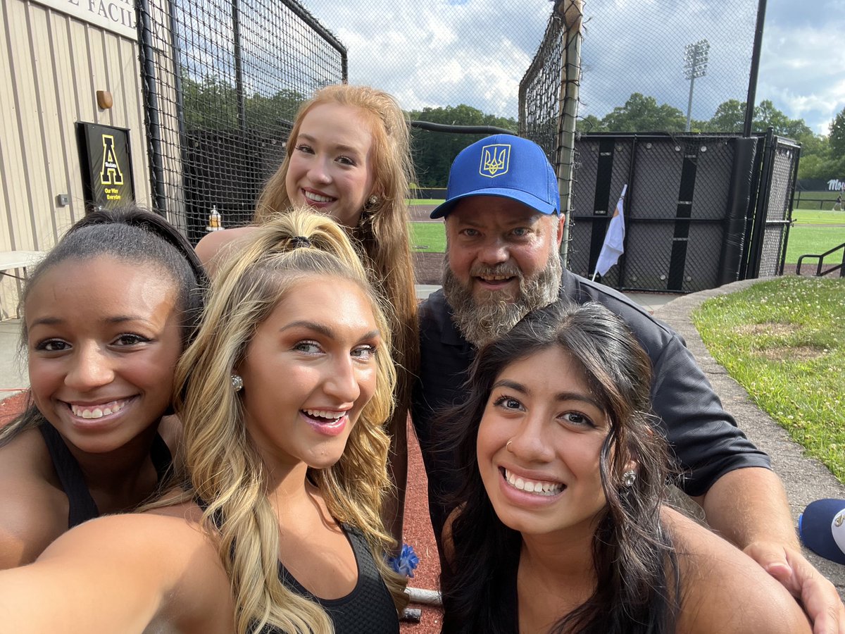 Should the Ducks have Cheerleaders next year?