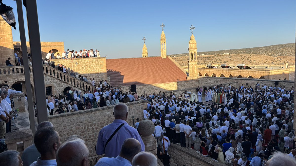 Mor Gabriel Manastırı’nda, Süryanilerin her yıl büyük bir coşkuyla kutladığı Mor Gabriel’i anma gününe katıldık.