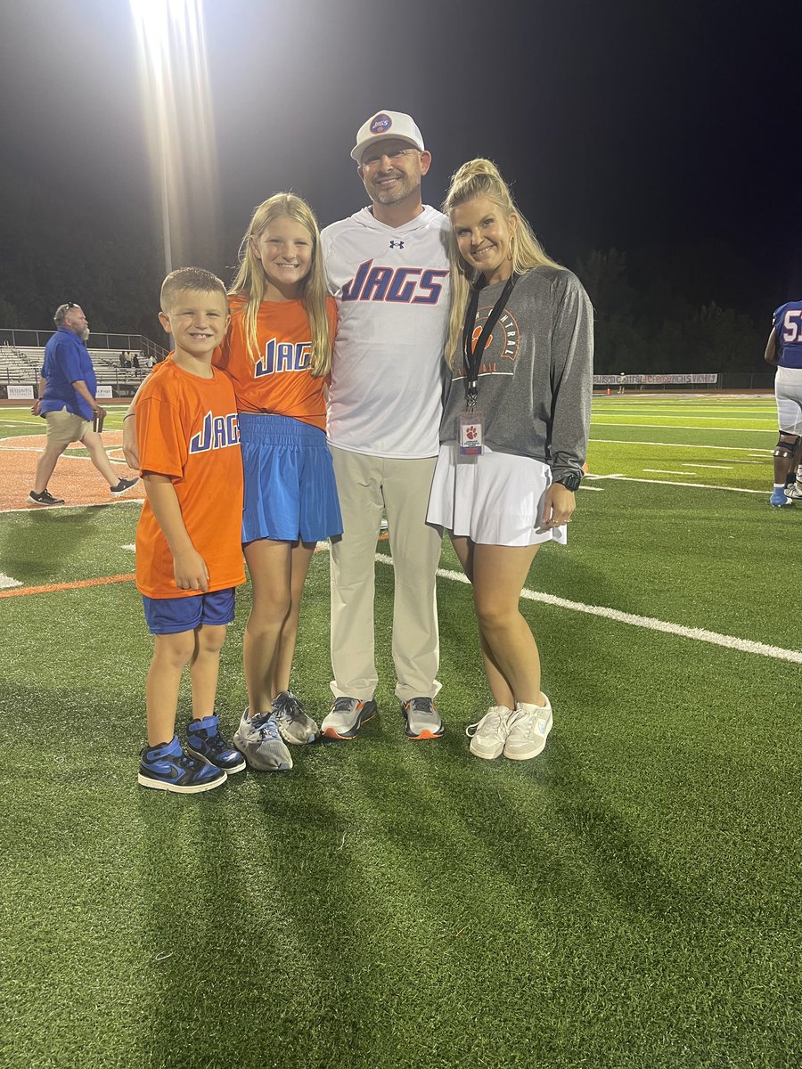 jhunter910's tweet image. Great win last night by the Jags! Gonna get back at it and get better on Monday! Blessed to be a part of it! #GoJags