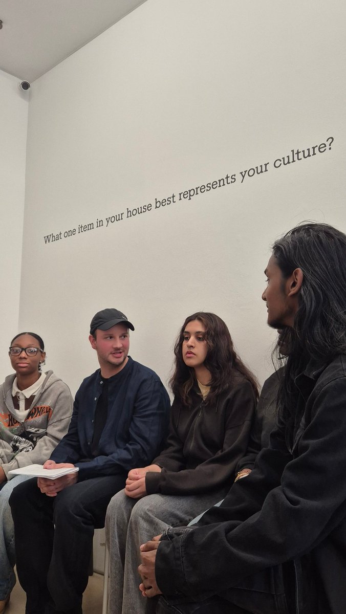 Hackney has a new piece of permanent public art in Hoxton. As part of the Connecting Hoxton programme, artist Mohanned Z Rahman worked with <a href="/PEER_UK/">Peer</a> and the Peer Ambassadors to create a mural that celebrates historic Hoxton identities and everyday domestic life.