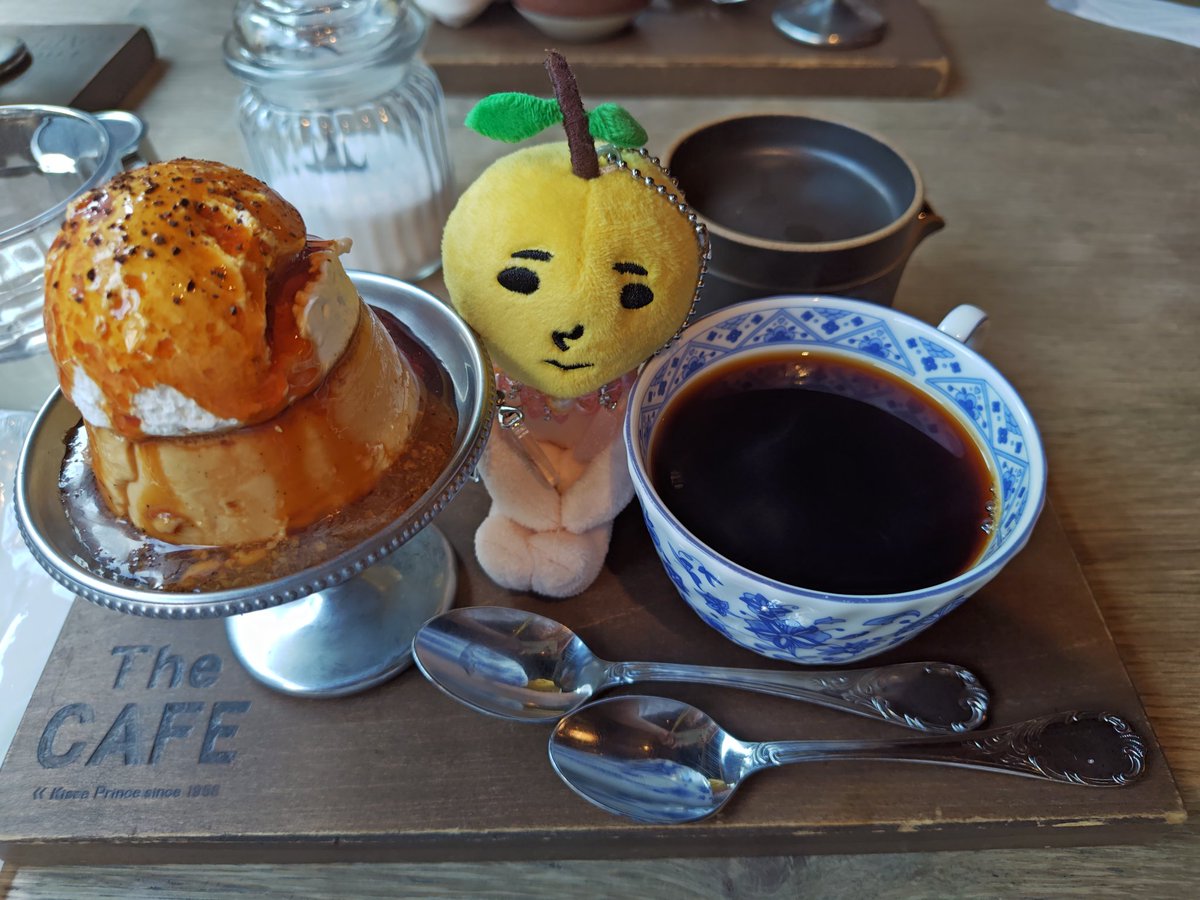 otmyuzuko's tweet image. まほろ座に向かう前、ゆず友ちゃんがリサーチしてくれていた #THECAFE でクラッシクプリン🍮✨許されるならあと2個くらいはいけた😂カラメルソースがとにかく美味しくて追いがけしたかった🤭
