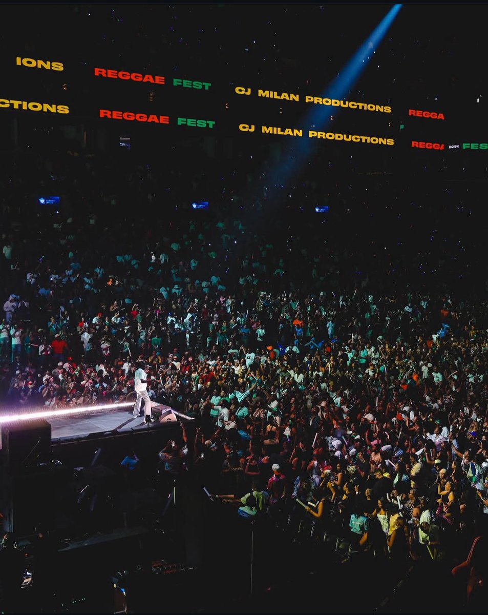 vybzkartelchart's tweet photo. Vybz Kartel made history last night becoming the first dancehall artiste to sell out the Barclays Center three (3) times in one year 🎉 #ArenaShella #3Peat https://t.co/ysbmm5H0yZ