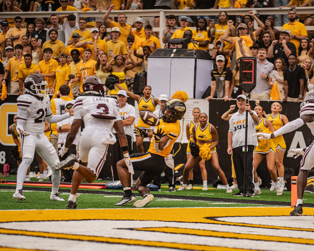 A kid who likes the spotlight 😮‍💨