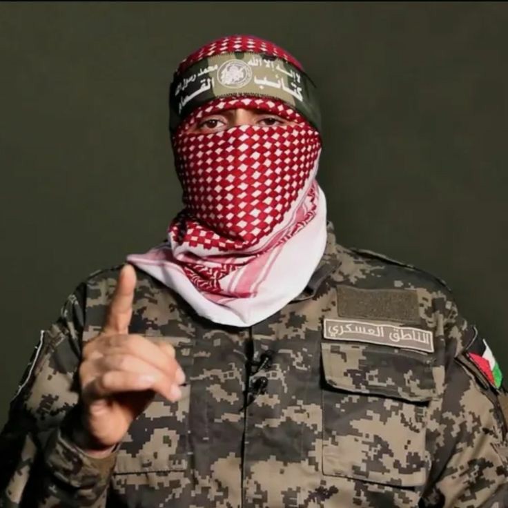 اللهُمّ لا تُرينا وجه هذا الرجُل
ولا تجعلنا نعلم عنه أيّ شيء 
واحفظه تحت لثامه حتى يخرج إلينا
وينزعه أمامنا مُعلنًا عن نفسه 
وعن تحرير مسجدنا الأقصى يا الله
#ابو_عبيدة