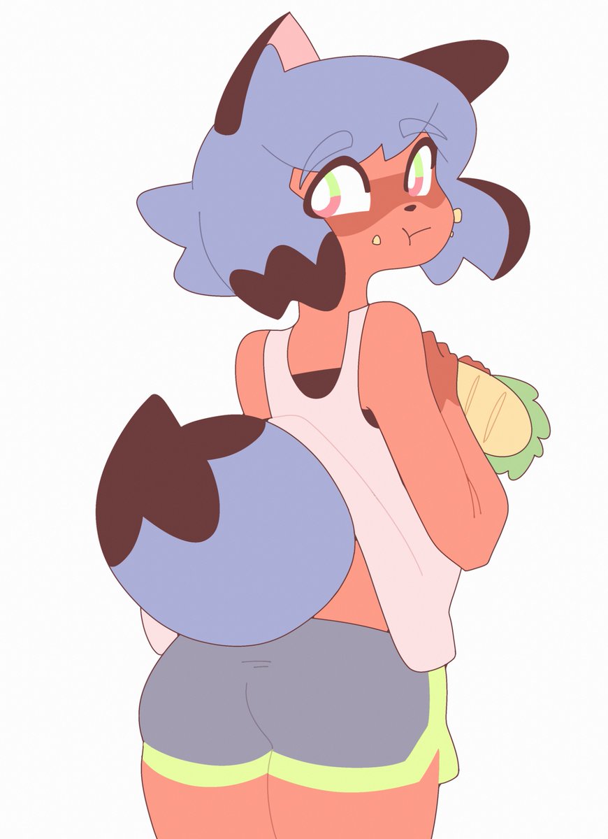 caterpie27's tweet photo. Michiru eating da sandwich https://t.co/1biBDJdDV5