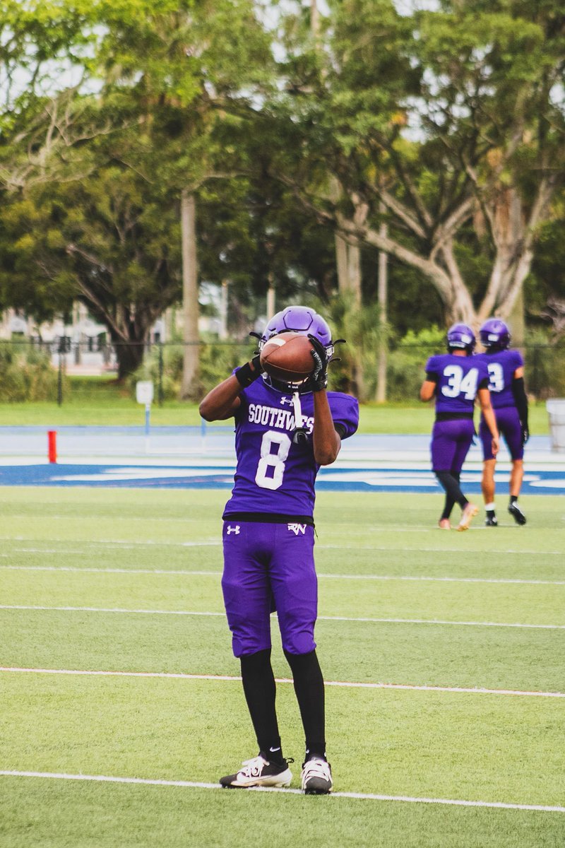 AndisJackson14's tweet photo. Andis Jackson JR #8 Freshman @Eagles_SHS Check Me out !! #Grindingformyfirstoffer https://t.co/8MuXYaHWyV