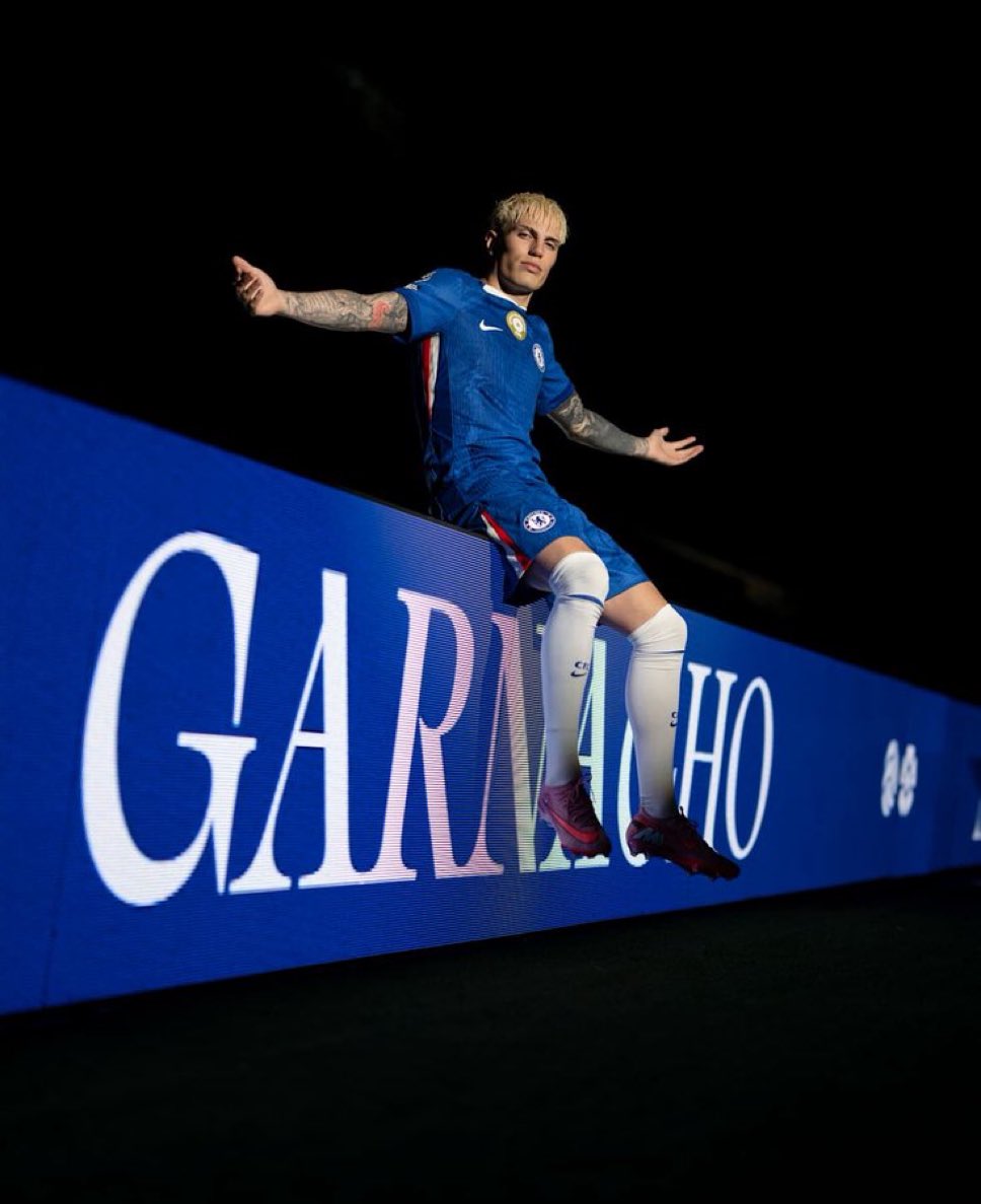 idextratime's tweet photo. โ
RESMI: Chelsea datangkan Alejandro Garnacho dari Manchester United dengan biaya ยฃ40jt + klausa penjualan di masa depan untuk United, serta kontrak selama 7 TAHUN. ๐ค
#TransferExtraTime
