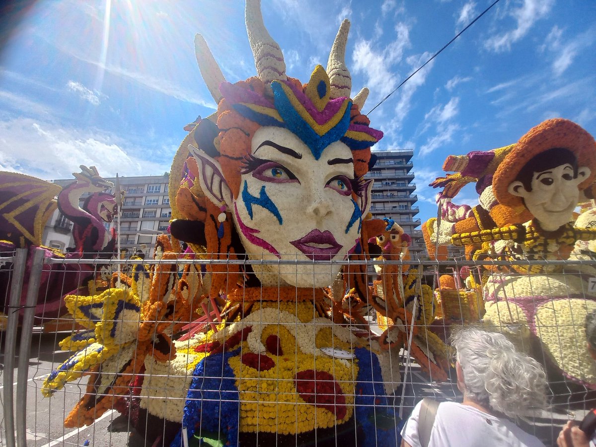 ysanchezoficial's tweet image. Y a mi se me complica abrir la tapa de un yogur