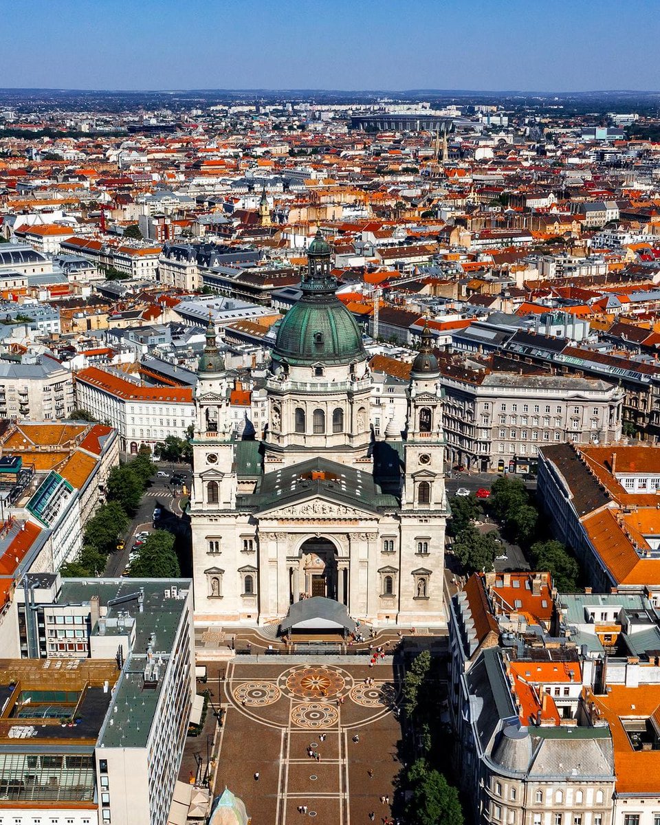 DollyM1811's tweet photo. Budapest, Hungary https://t.co/W9aoURpLnR