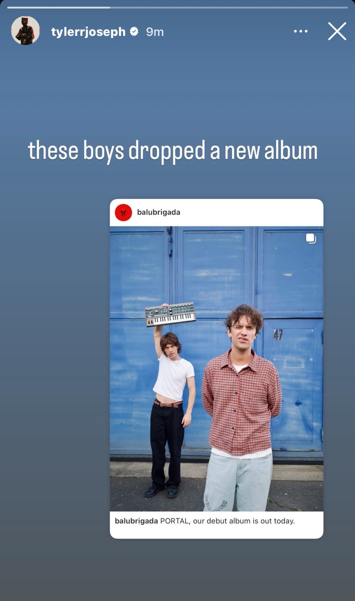 📸 | via @/tylerrjoseph on instagram stories

stream Portal, the new album by <a href="/BaluBrigada/">BaluBrigada</a> now !!
