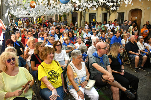 sants3radio's tweet photo. La @ComissioPapin guanya la 25a edició dels #Premis #Populars de la #FestaMajor de #Sants 2025.🏆
Han completat el podi la @ComissioSagunt i @valladolidfesta amb una participació rècord de 5.250 vots. @FMSants
📰Notícia, vídeo📺 i fotos📸👉https://t.co/k4azAor8Dj https://t.co/1ae9F34TTj