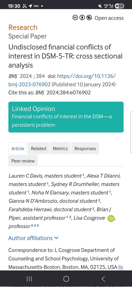 Ruh hastalıklarının tanı kitabı olan DSM-5-TR’yi hazırlayan uzmanların %60’ı ilaç firmalarından para almış.

2. Bu ödemelerin toplamı 14 milyon doları geçmiş.

3. Yani kitabı yazanların çoğu, ilaç sektöründen maddi destek alıyormuş.

4. Böyle olunca hangi hastalığın “hastalık”