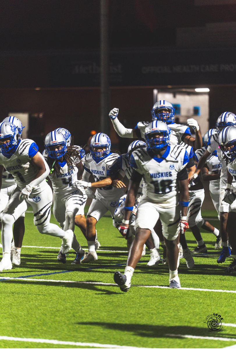 Thank you for this opportunity to lead this awesome program…🙏🏾
<a href="/WestburyFB/">Westbury Football</a> <a href="/WestburyAthlet1/">Westbury Athletics</a> 
<a href="/CoachCornell1/">Harold Cornell</a> <a href="/CoachJGreen7/">Jacobe’ Green</a> 
#1pack1purpose☝🏾
#ManTheShip🌊
#GoBigBury🔵⚪️
