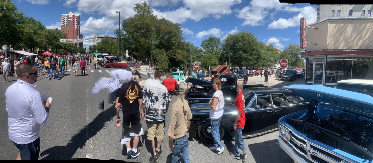 RetirementUnity's tweet image. Car show 
Manchester NH Elm 
#StayActive #SupportLocal