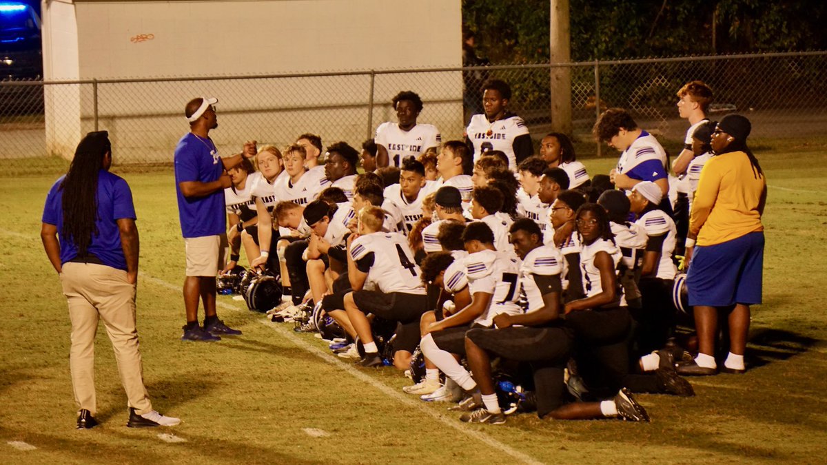 Dr. Andre Woolcock (@coachwoolcock) on Twitter photo 2-0 feels good… definitely thanking GOD for the position that we are in! #DoWork <a href="/eastsidefbsc/">EHSEagleFootball</a> 2-0 feels good… definitely thanking GOD for the position that we are in! #DoWork <a href="/eastsidefbsc/">EHSEagleFootball</a>
