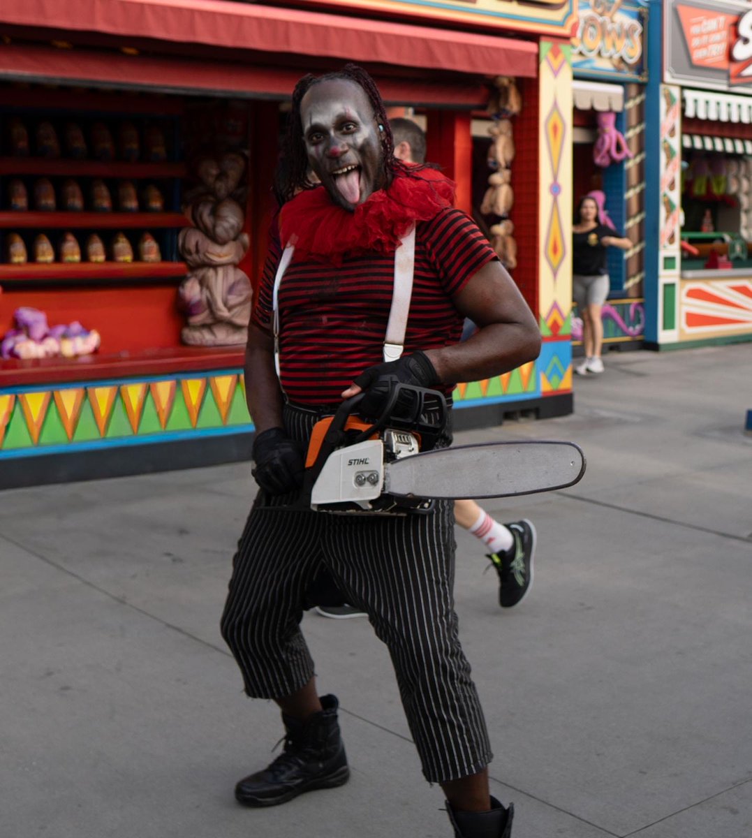 Exceptional scare zones, world class haunted houses, this has been the best HHN that we've done so far. 

Awesome job <a href="/Michael_Aiello/">Michael Aiello</a> <a href="/RamonParadoa/">Ramón Paradoa</a> and everyone else!! 🎃

<a href="/UniversalORL/">Universal Orlando Resort</a> <a href="/HorrorNightsORL/">Halloween Horror Nights</a> 🔥

#HHN34 #HHN2025