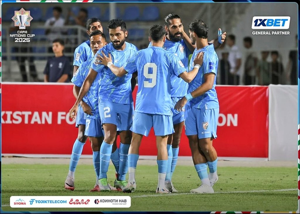 🇹🇯 🇮🇳 | Tajikistan NT had 11 players from foreign leagues in their squad:

• 6 players from European leagues (UEFA)
• 5 players from Asian leagues (AFC)
• Foreign Manager (Georgia)

Yet, our homegrown #IndianFootball NT with an Indian Head Coach defeated them 2-1 yesterday 🔥