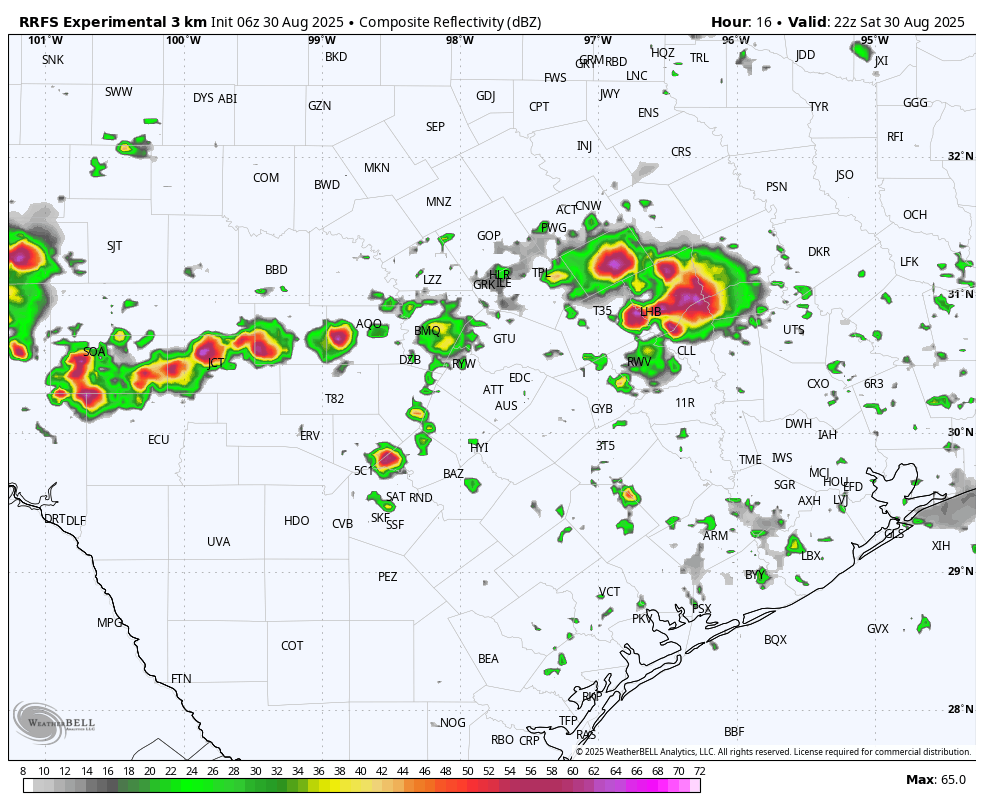 shelwinkleywx's tweet photo. #TAMUvsUTSA Weather Update: 

4 different versions of data for what the radar could look like in the Brazos Valley ~5pm.

Disturbance dropping out of North Texas + stalled front near the area = a chance for isolated to some scattered storms ~3pm - 7pm
🧵/1 https://t.co/sX0mjN4ua0
