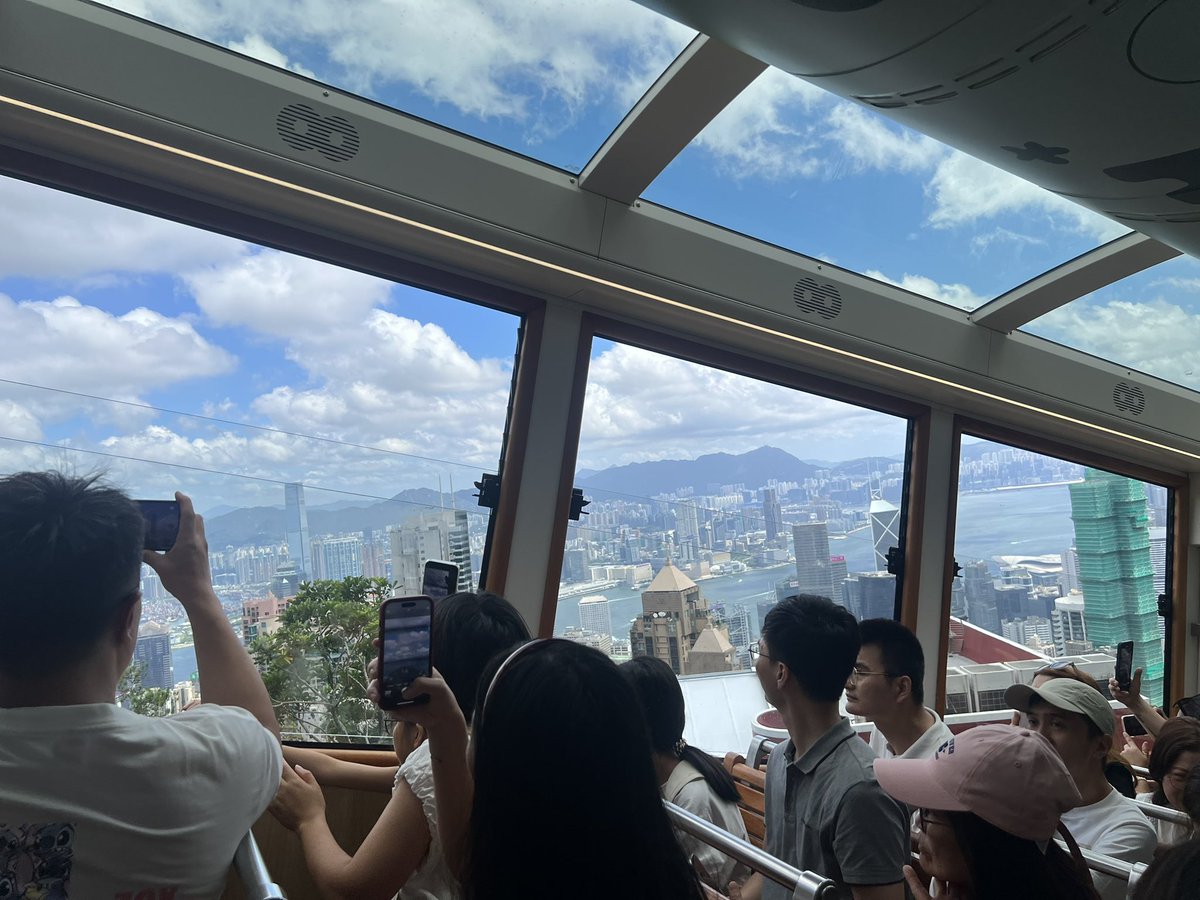 ramubebe's tweet photo. 30歳になって初めて🚋乗ってこの景色見た。
香港きれいだな〜🥺 https://t.co/mCsZPUx4Yq
