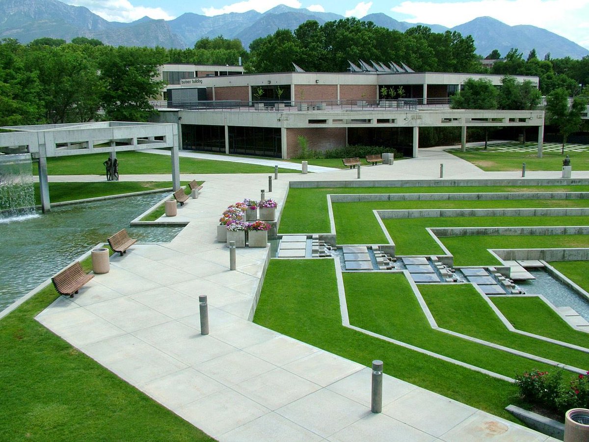 random_fedora's tweet image. Incorrect, Utah Valley University Campus