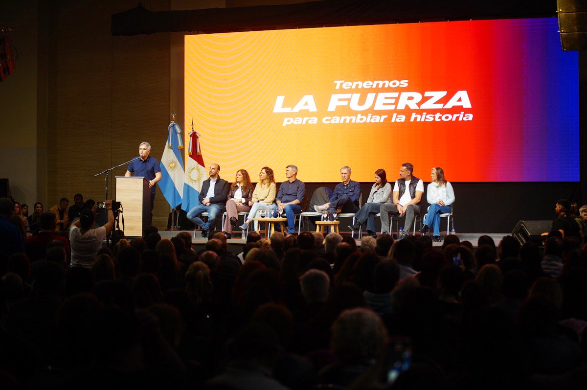 Trabajo, producción y federalismo. 

#ProvinciasUnidas es eso, somos una fuerza nacional en crecimiento, que se proyecta y defiende los valores del corazón productivo de la Argentina. ¿Y quién mejor para liderar este camino hacia el Congreso que <a href="/JSchiaretti/">Juan Schiaretti</a>? 

Él encabeza