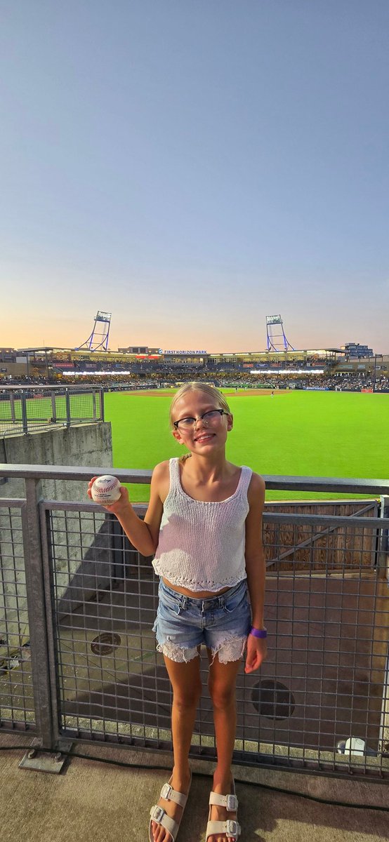 acurtis7's tweet image. Great night @FirstHorizonPrk with family and friends watching a @nashvillesounds victory! Snagging a foul ball was just one of the highlights.