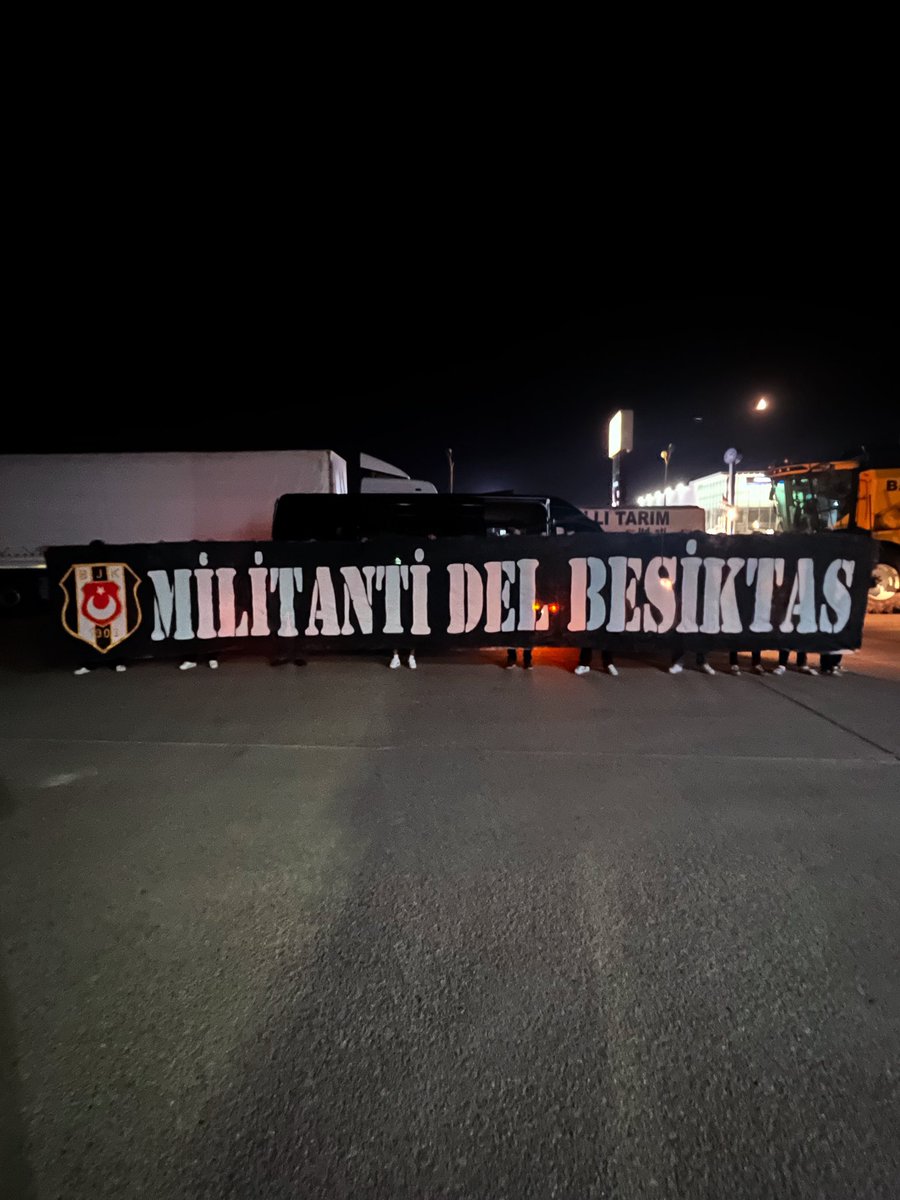 serocck1903's tweet photo. çArşı BATMAN yollarda 🦅 https://t.co/XyEkLGr1uD