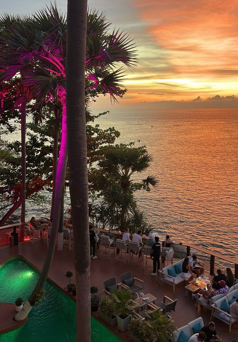 Maraamds's tweet photo. Phuket sunsets hit different! 🌅🌊🌴 https://t.co/Nukj6AhZHk