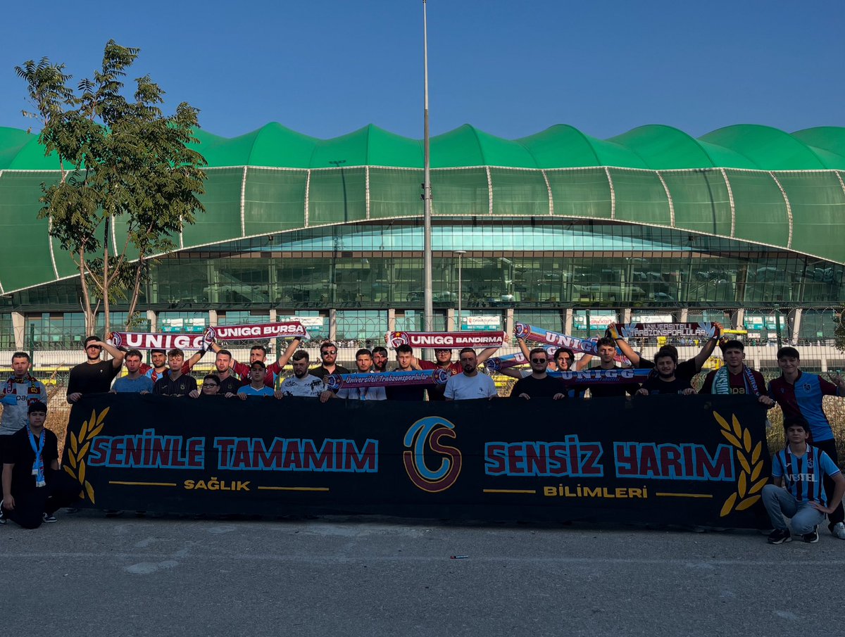 uniggresmi's tweet image. Şehrimizin takımı 1461 Trabzon’u desteklemek için Bursa’daydık.

#ÜniversiteliTrabzonsporlular