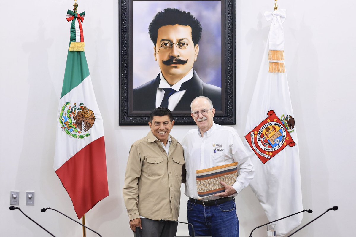 Fue un gusto reunirnos en Palacio de Gobierno con el secretario de Agricultura y Desarrollo Rural del <a href="/GobiernoMX/">Gobierno de México</a>, <a href="/JulioBerdegue/">Julio Berdegué</a>, con quien acordamos seguir impulsando medidas concretas para reforzar la campaña contra el gusano barrenador en nuestro estado.

Como nunca antes,