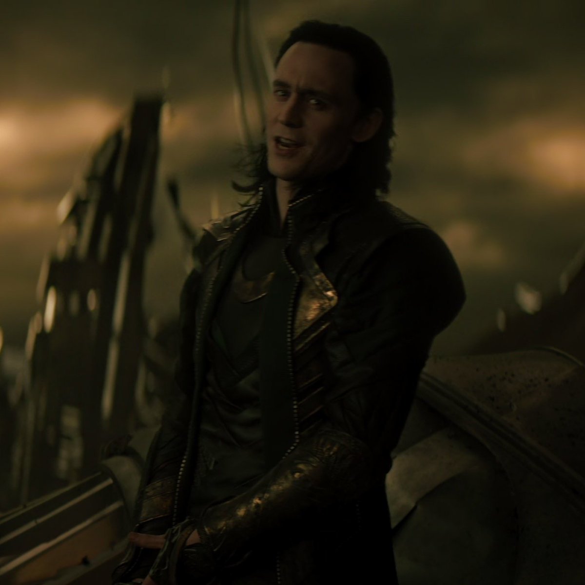 daily loki ४ (@stansloki) on Twitter photo 