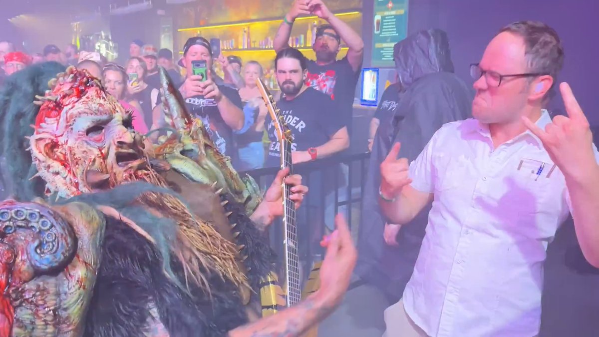 OneFrameAVGN's tweet image. Season 19: Episode 5
Mario Paint with GWAR