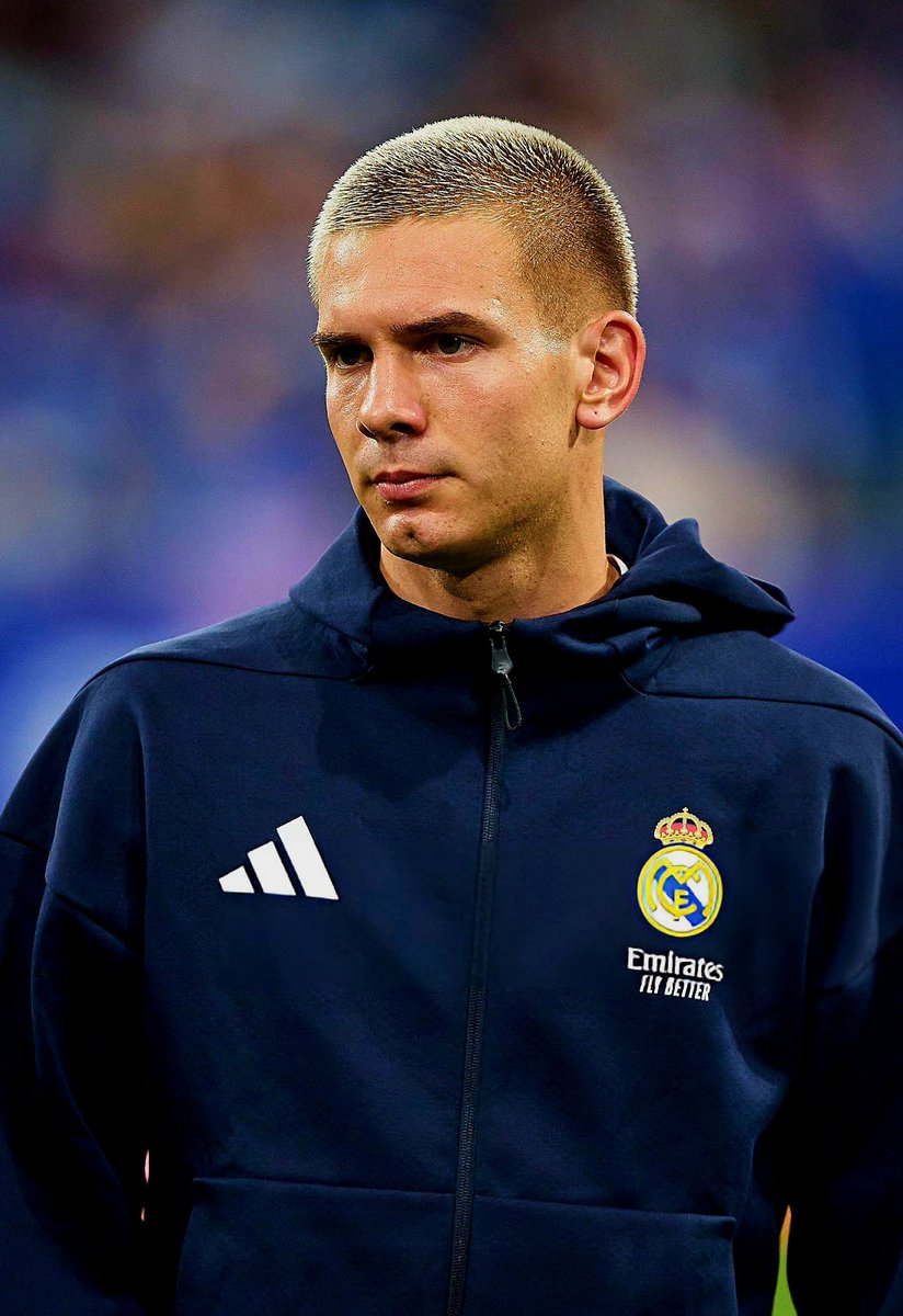 🇦🇷| Mastantuono, acte II ! ✨️

L’argentin est titularisé pour la 2ème fois consécutives et cela montre la confiance accordée par Alonso ! 👀

Son côté tranchant et plein de volonté feront la diff. ⚡️

D’ailleurs, je le vois marquer ce soir ! ✍️

Un avis noyé dans la mer ! 🫡