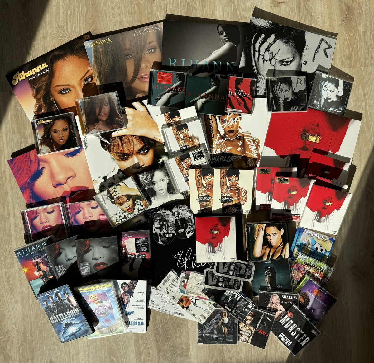 vantefenty's tweet image. In honor of the #R20 celebration, here’s portion of my @rihanna collection, some of the pieces I got throughout the years 🥺