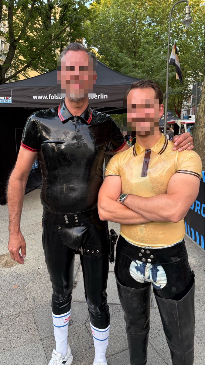 ScAntwerp's tweet image. #folsomstreetfair done! Now off to the hotel go destroy my and my husbands hole. Oink. 

#fistpigs #rubberpigs #rubberfuckers