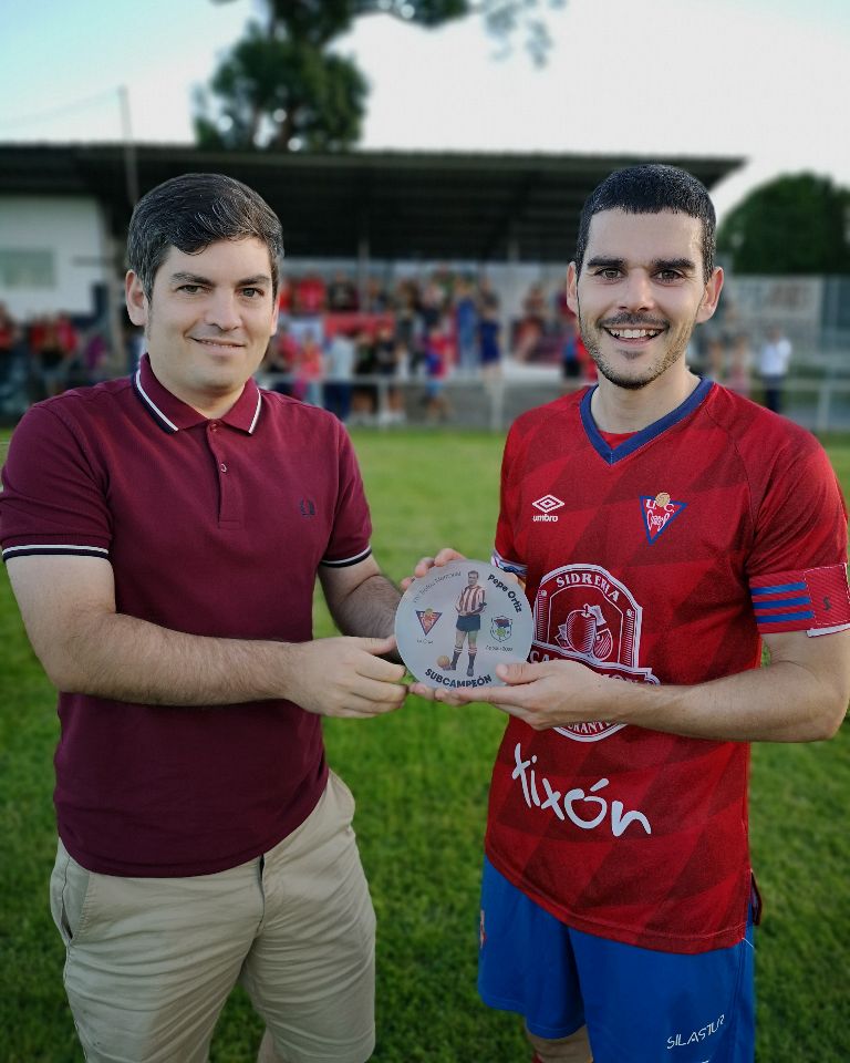 🟥 𝗧𝗥𝗢𝗙𝗘𝗨 𝗣𝗘𝗣𝗘 𝗢𝗥𝗧𝗜𝗭

Norabona al Unión Popular de Langreo que se lleva esta XIV edición, tres imponese en La Cruz por 0 - 1

🔴🔵 #teyeros
🧣 #KeepTheFaith