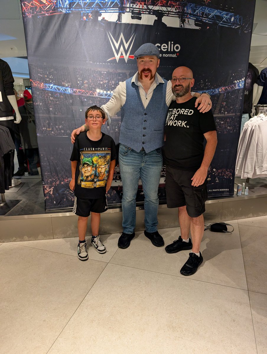Mr_Als1985's tweet photo. @WWESheamus awesome to meet you with my son today. Thanks for taking the time! https://t.co/Ozu2SjW0pc