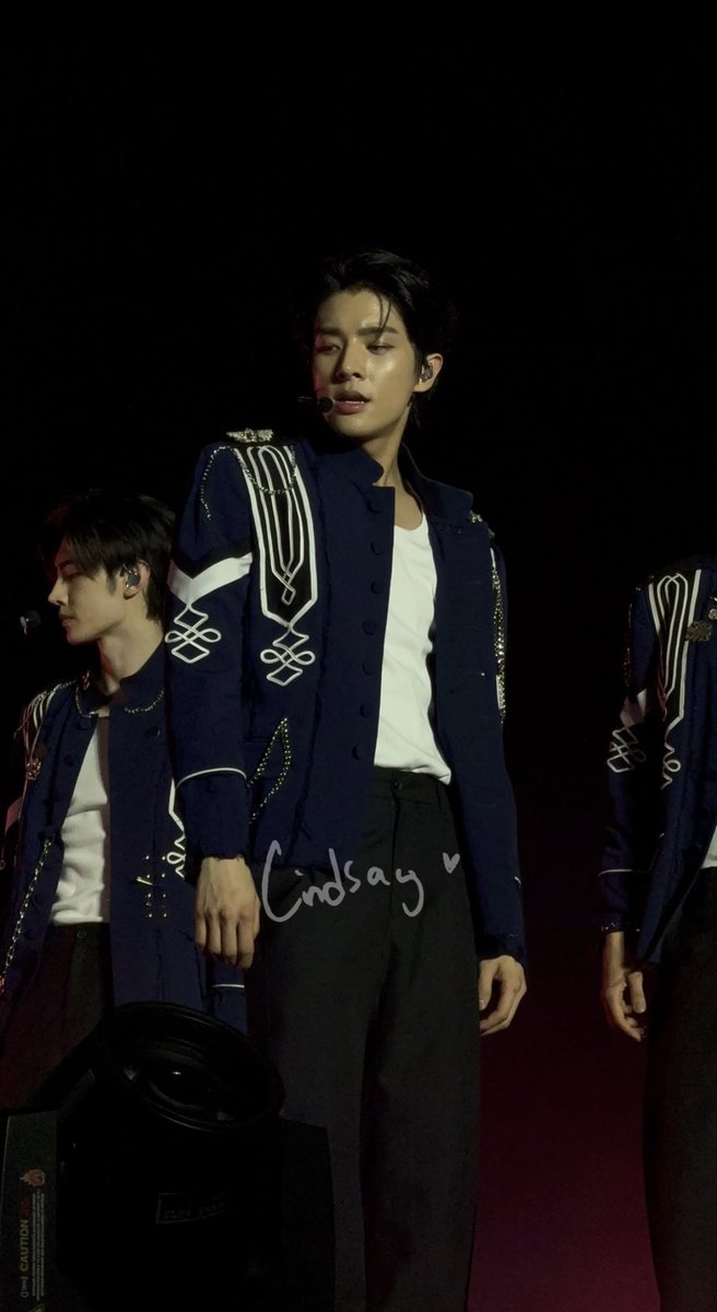 haiksohn's tweet image. I CAN’T BELIEVE HE’S REAL    #WALKTHELINE_IN_BRUSSELS