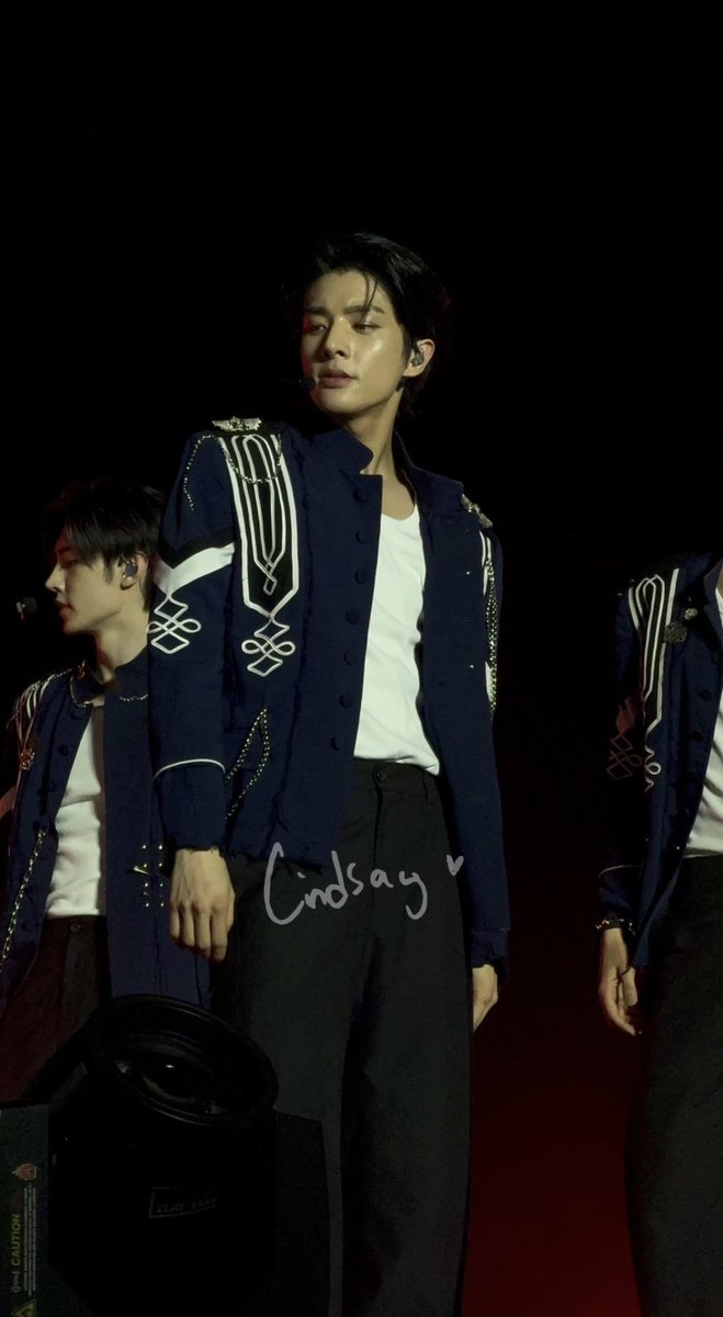 haiksohn's tweet image. I CAN’T BELIEVE HE’S REAL    #WALKTHELINE_IN_BRUSSELS