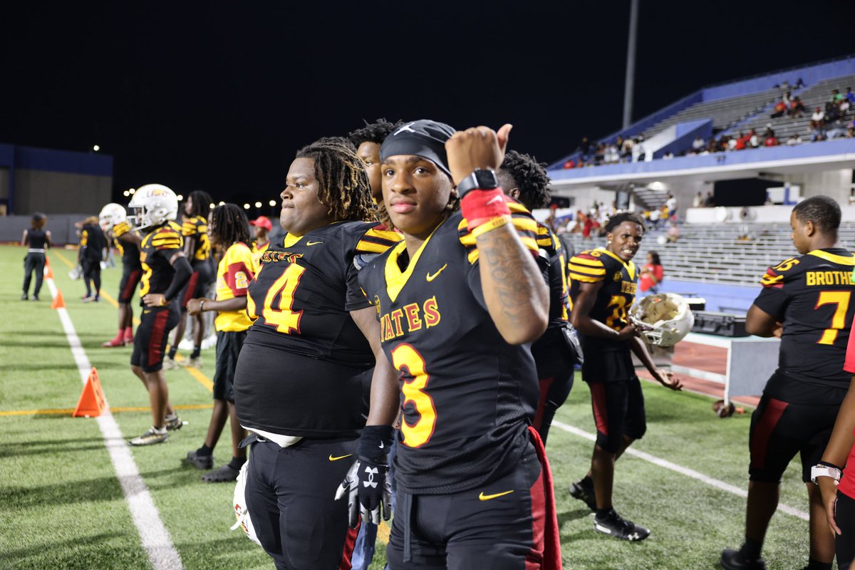 From the womb to the tomb ♥️🤞🏾 <a href="/im3island_/">Christopher Brown 26’</a>  
My QB1