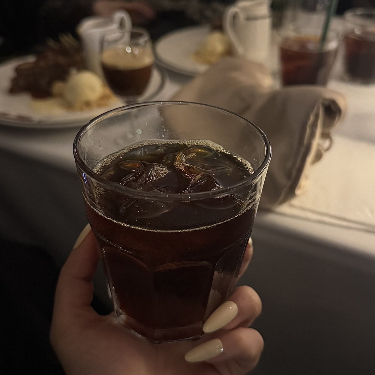 الجايات أجمل من الرايحات 🤎