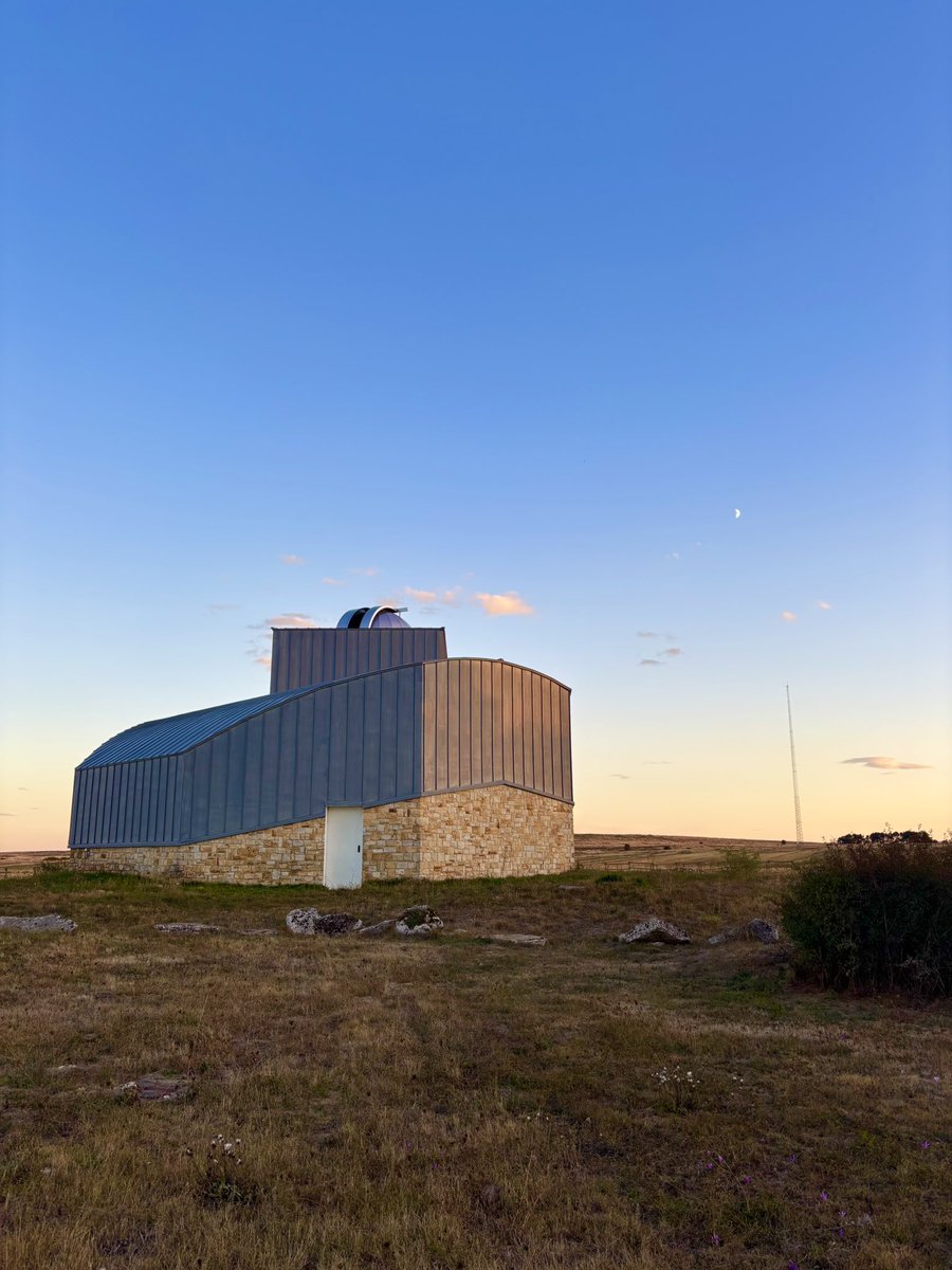 Beatriz Varona ⭐ (@trizbangtheory) on Twitter photo ¡Buenas noches! Espero que estéis pasando un estupendo fin de semana. 🌓 ¡Buenas noches! Espero que estéis pasando un estupendo fin de semana. 🌓