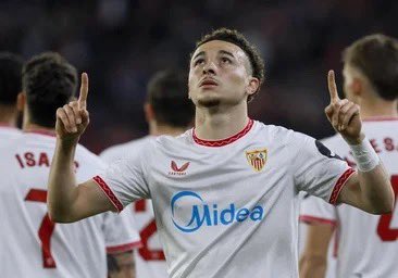 El partido de Vargas es buenísimo, 2 asistencias ya

Si se queda nos va a dar muchas alegrías junto a Alfon