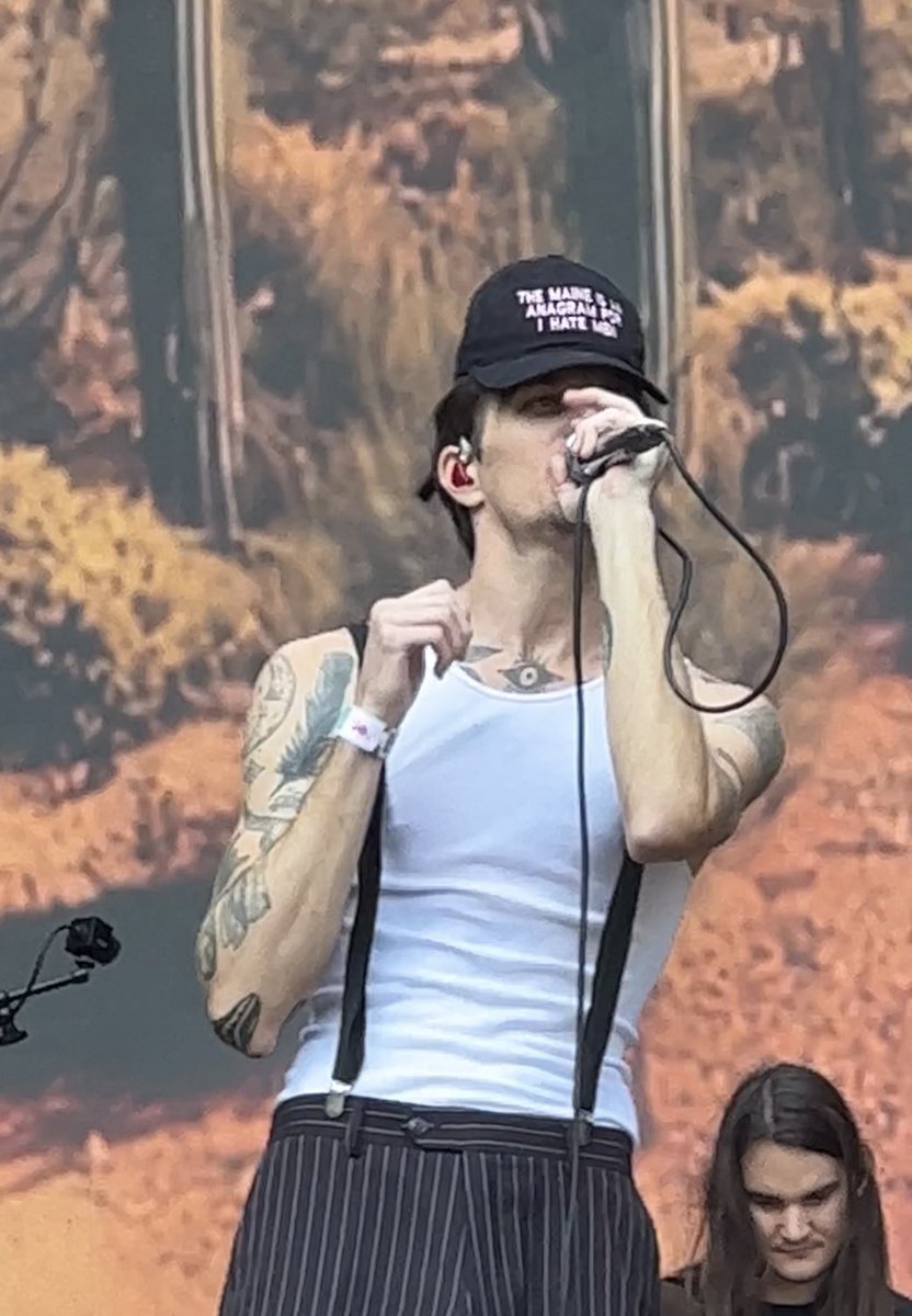 zaynplague's tweet photo. eu amo o the maine is an anagram for i hate men https://t.co/pE9v4PNmp0