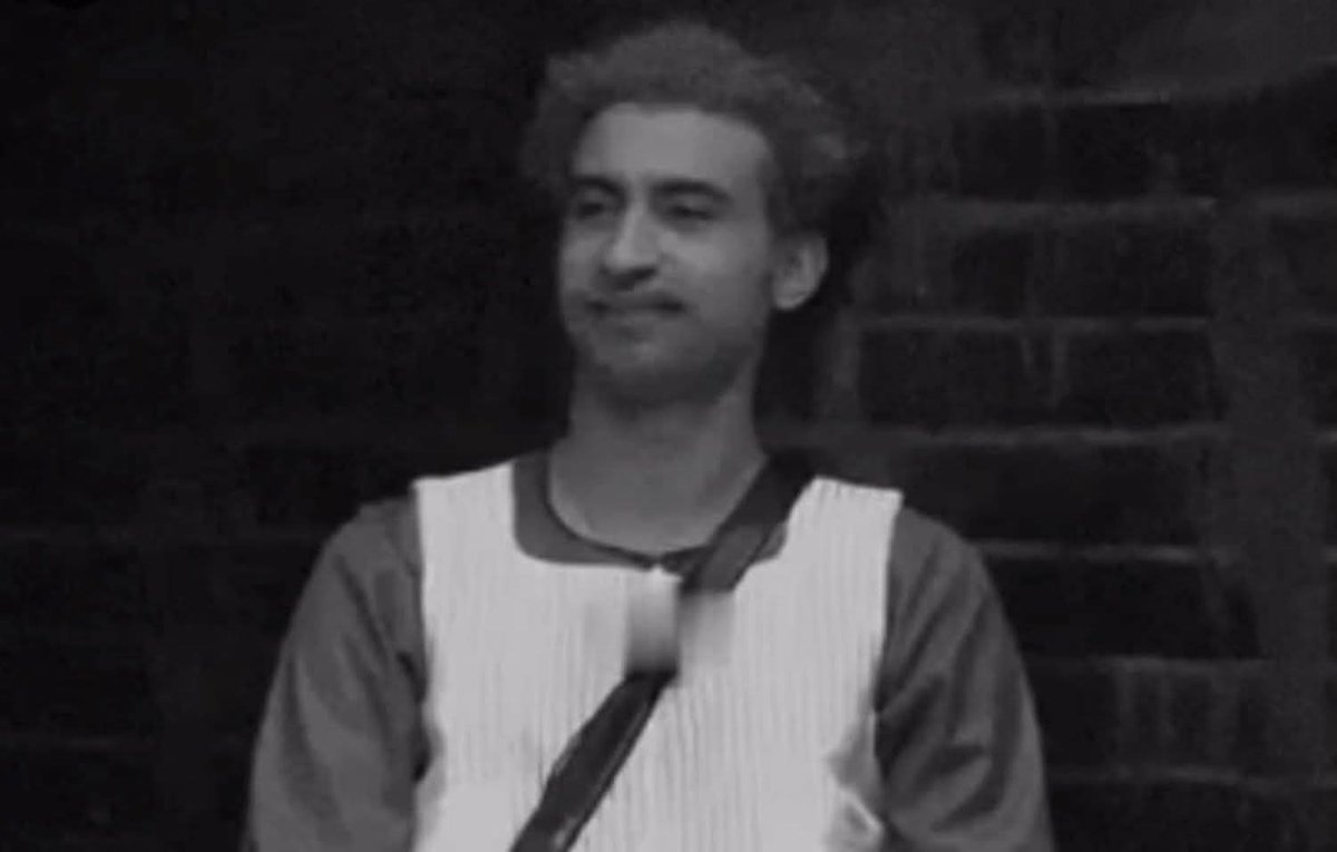 تبص علي ريبيرو في أي وقت في الماتش تلاقيه عامل كدا: