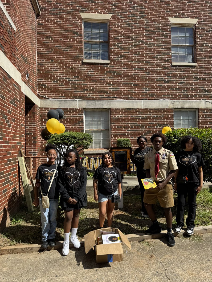 JaredsSuccess's tweet image. 📚✨ Today we unveiled a Free Little Library at First Iconium Baptist Church!

Huge thanks to Eagle Scout &amp;amp; YAC member Ian, his parents Mr. &amp;amp; Mrs. Terrell, our youth council (Khloe, Kallie, Madison, Kylie), and everyone who donated a book.
#YouthLeadership #FreeLittleLibrary