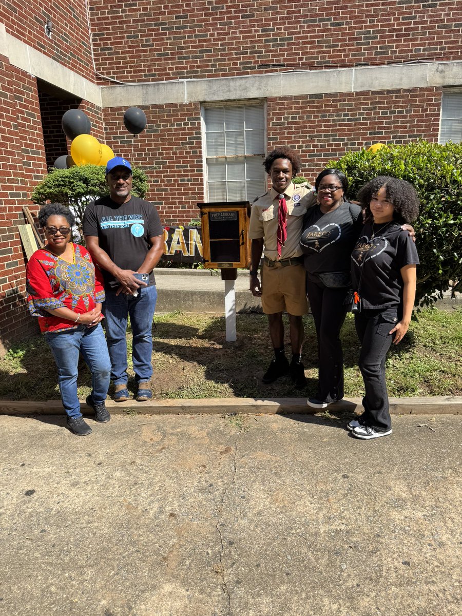 JaredsSuccess's tweet image. 📚✨ Today we unveiled a Free Little Library at First Iconium Baptist Church!

Huge thanks to Eagle Scout &amp;amp; YAC member Ian, his parents Mr. &amp;amp; Mrs. Terrell, our youth council (Khloe, Kallie, Madison, Kylie), and everyone who donated a book.
#YouthLeadership #FreeLittleLibrary